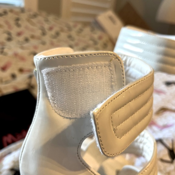 NWOT Anna Michelle white patent white high heels. 6 1/4” heel. Multiple sizes - Picture 4 of 9